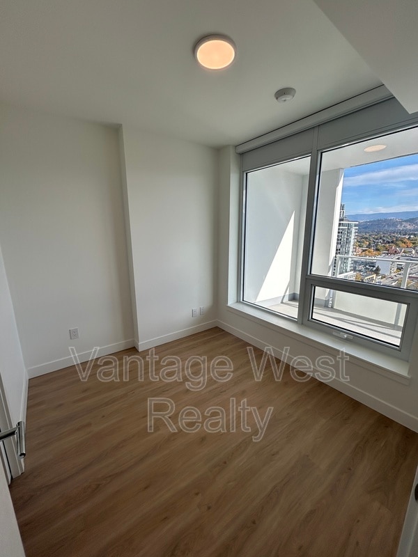 Building Photo - 1626 Water St