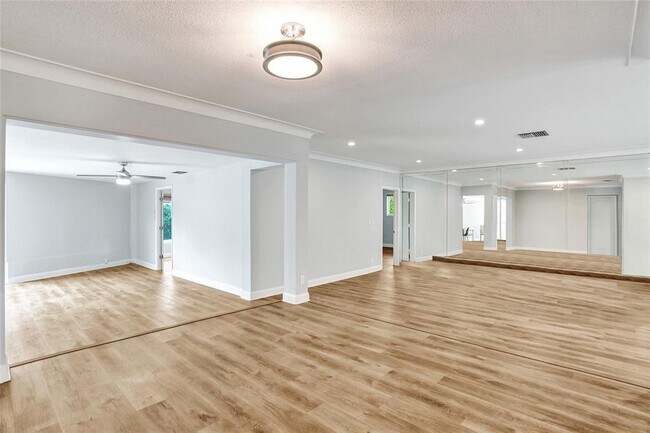 Foto del edificio - 2031 NE 62nd St