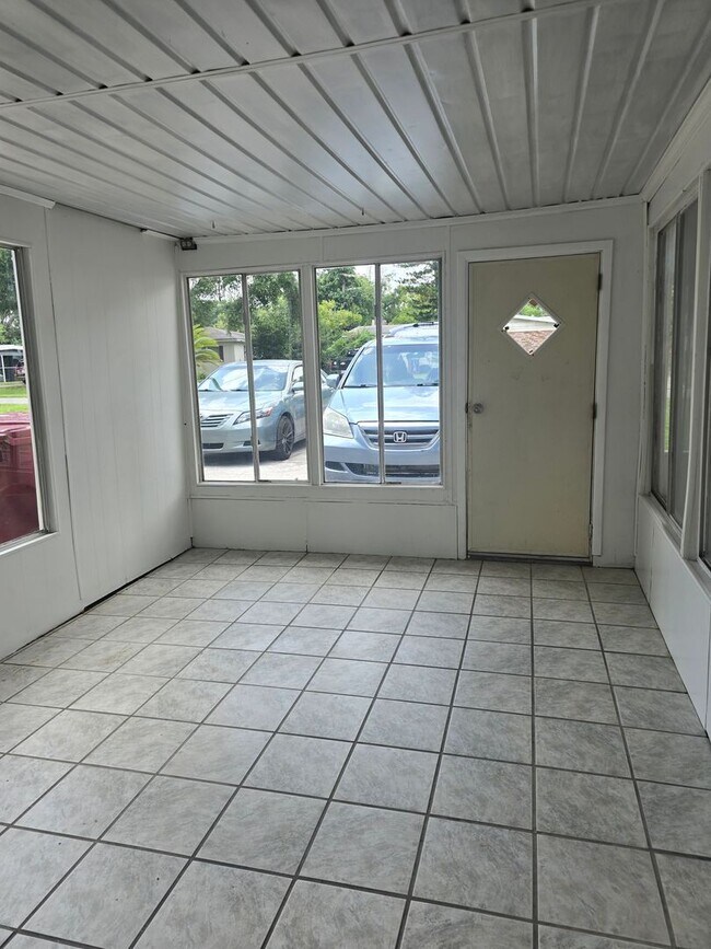 Foto del edificio - 3 bedroom 1 bath