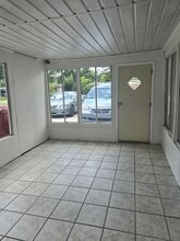 Building Photo - 1905 E Linda St