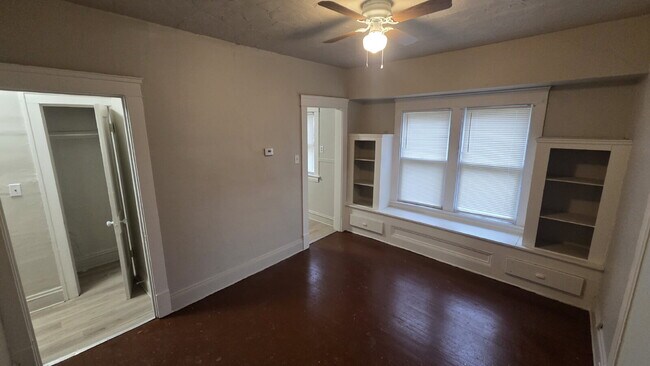 Foto del edificio - "2-Bedroom with Full Bath -Spacious"