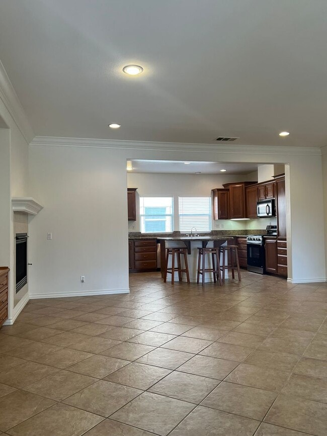 Building Photo - Skyline Villas: Hilltop Townhouse with Stunning Views in Signal Hill