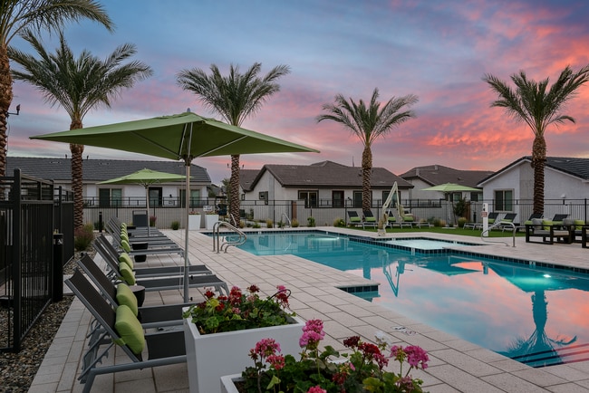 Foto del edificio - Village at Camelback Park
