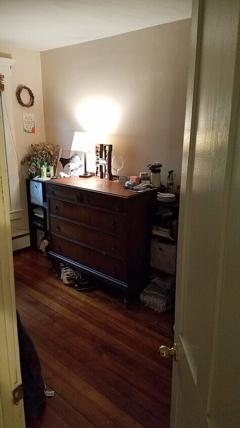 Primary Photo - 21 Charles St