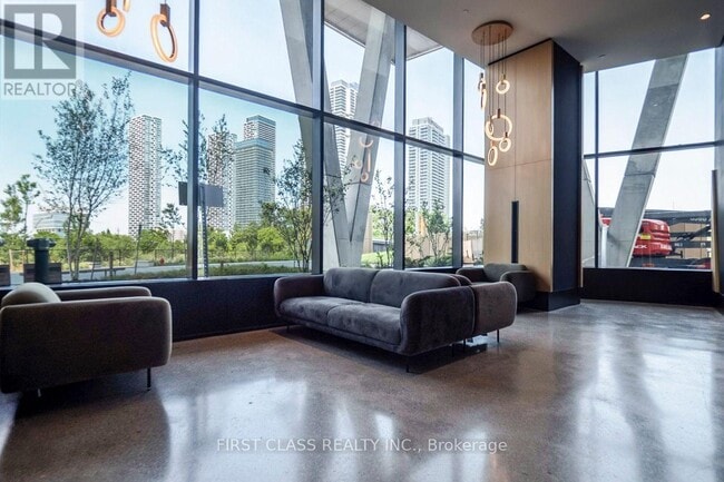 Building Photo - 2920 Hwy 7