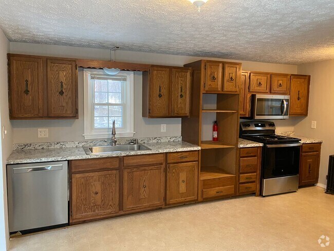 Building Photo - 939 Maplewood Ave