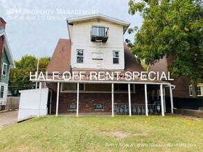 Building Photo - 1415 Yale Ave NW