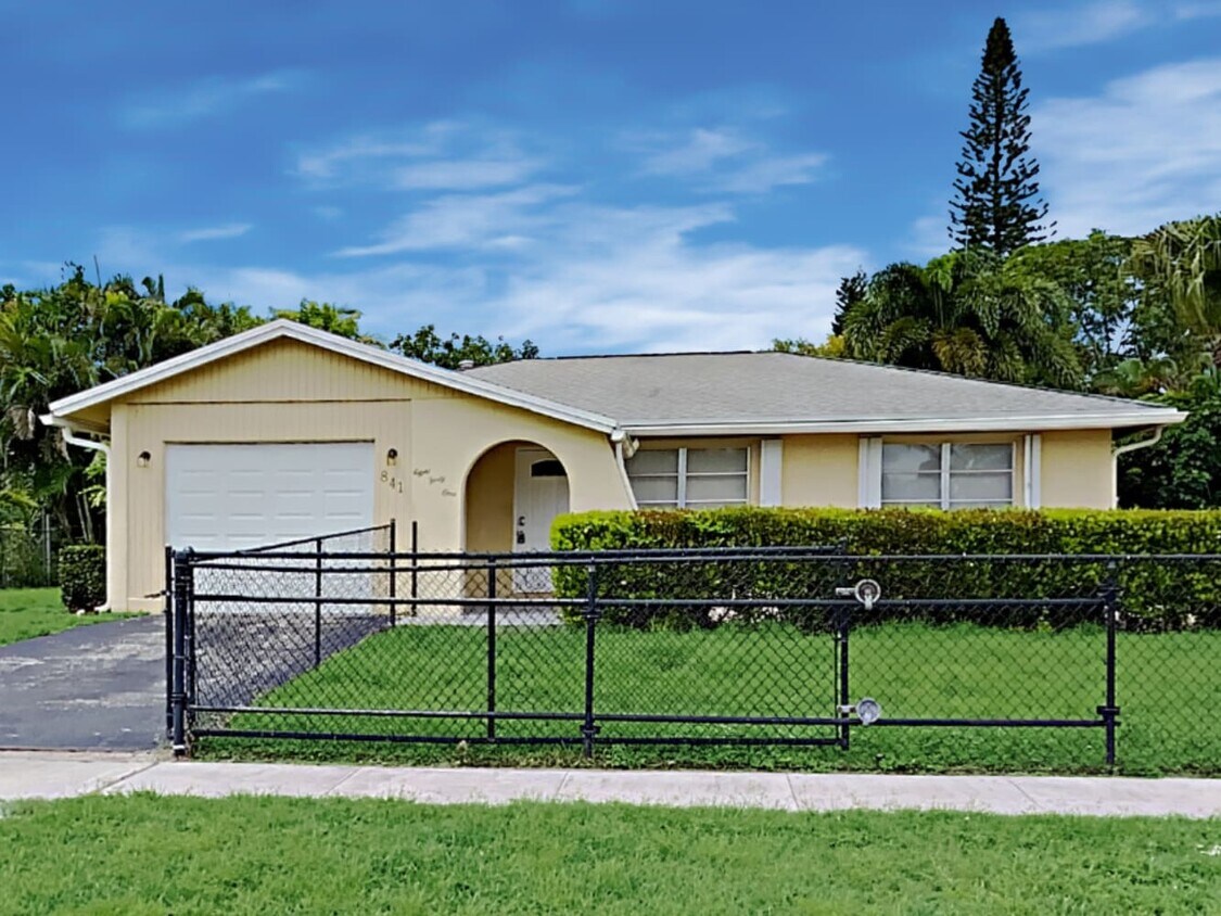 841 Gardenia Dr House Rental in Royal Palm Beach, FL