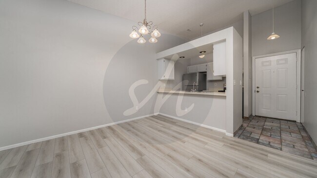 Foto del edificio - Westside Condo