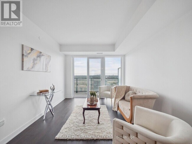 Building Photo - 105 Oneida Crescent