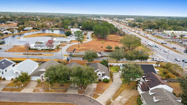 Foto del edificio - 1911 Colonial Woods Blvd