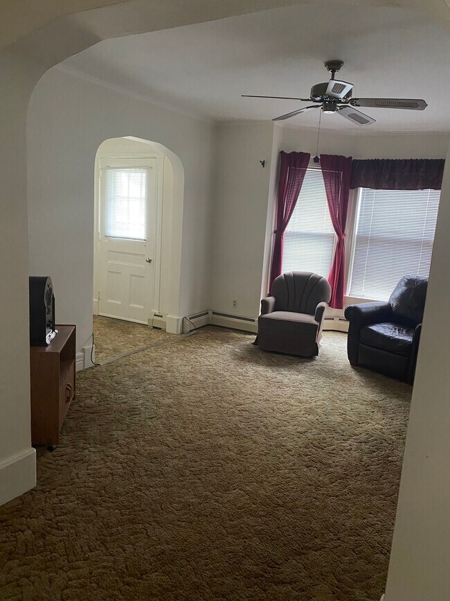 5 Ingersoll Ave Unit Second Floor, Schenectady, NY 12305 Apartments