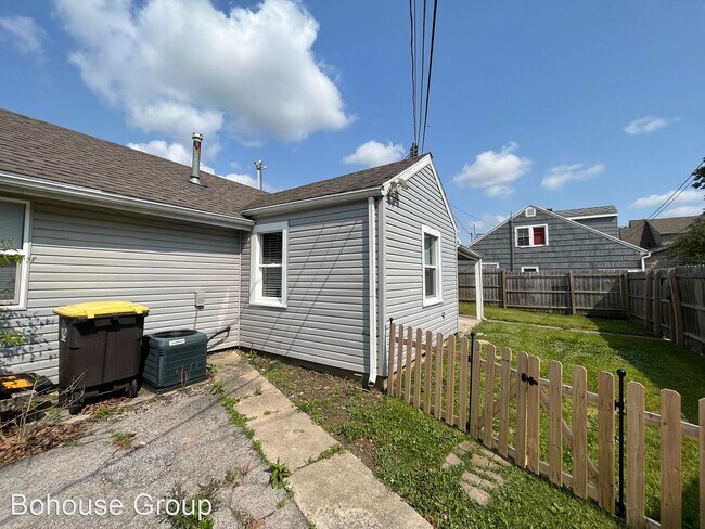 Building Photo - 2 br, 1 bath House - 7503 Bradbury Ave