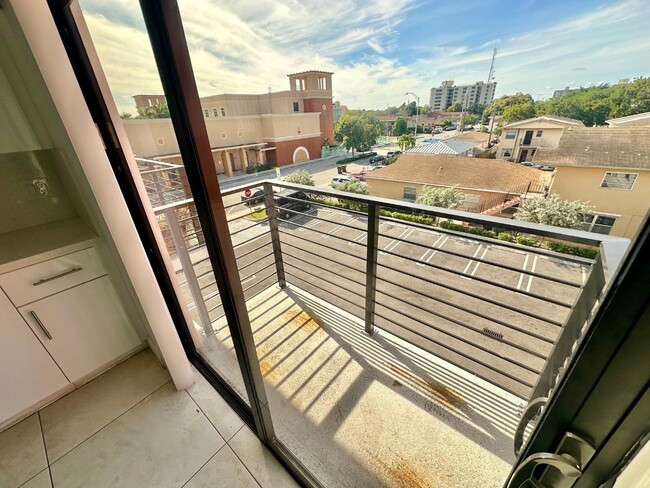 Foto del edificio - 241 E 6th St