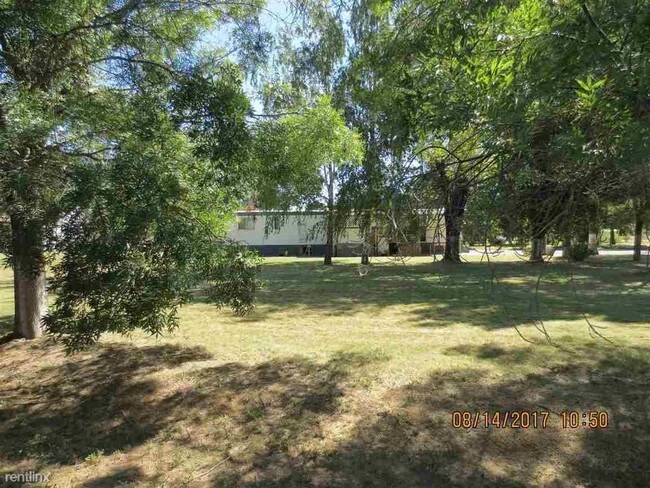 Building Photo - 8255 State Highway 99E