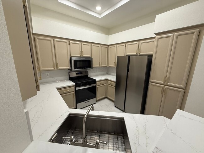 Foto del edificio - Fully Remodeled 2bed/2bath Townhouse.