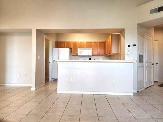 Building Photo - 5125 Palm Springs Blvd