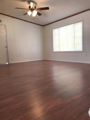 Foto del edificio - 11839 Bay Pl