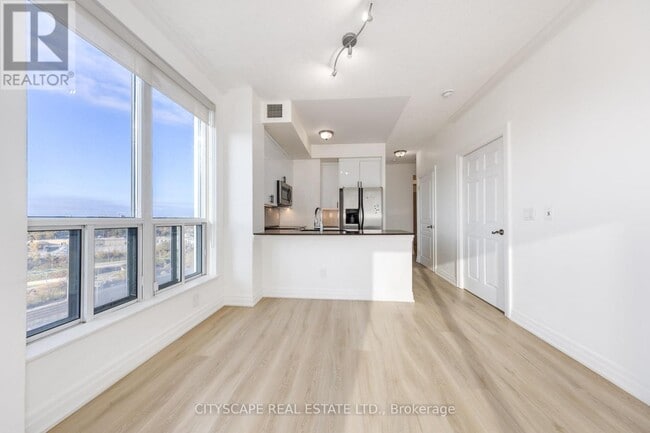 Building Photo - 2087 Lake Shore Blvd W