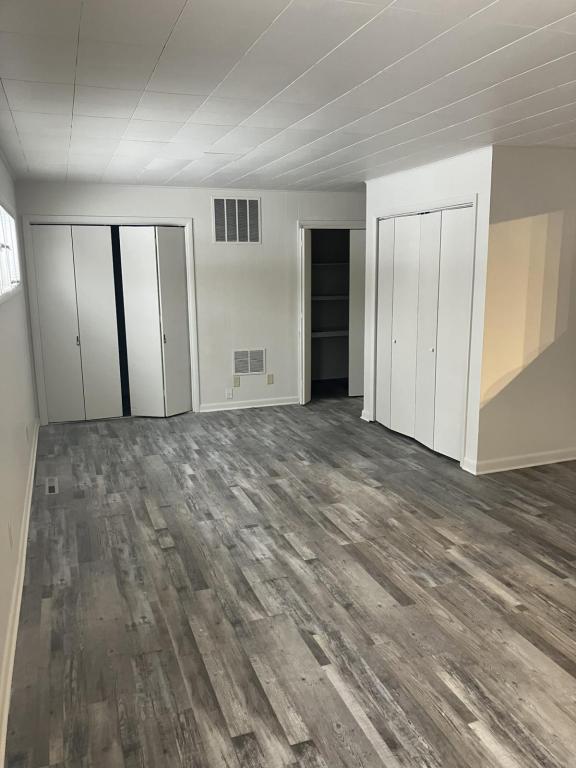 Building Photo - 2520 SW Mission Ave