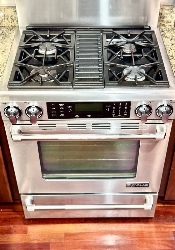 Photo - 1018 S May St Apartment