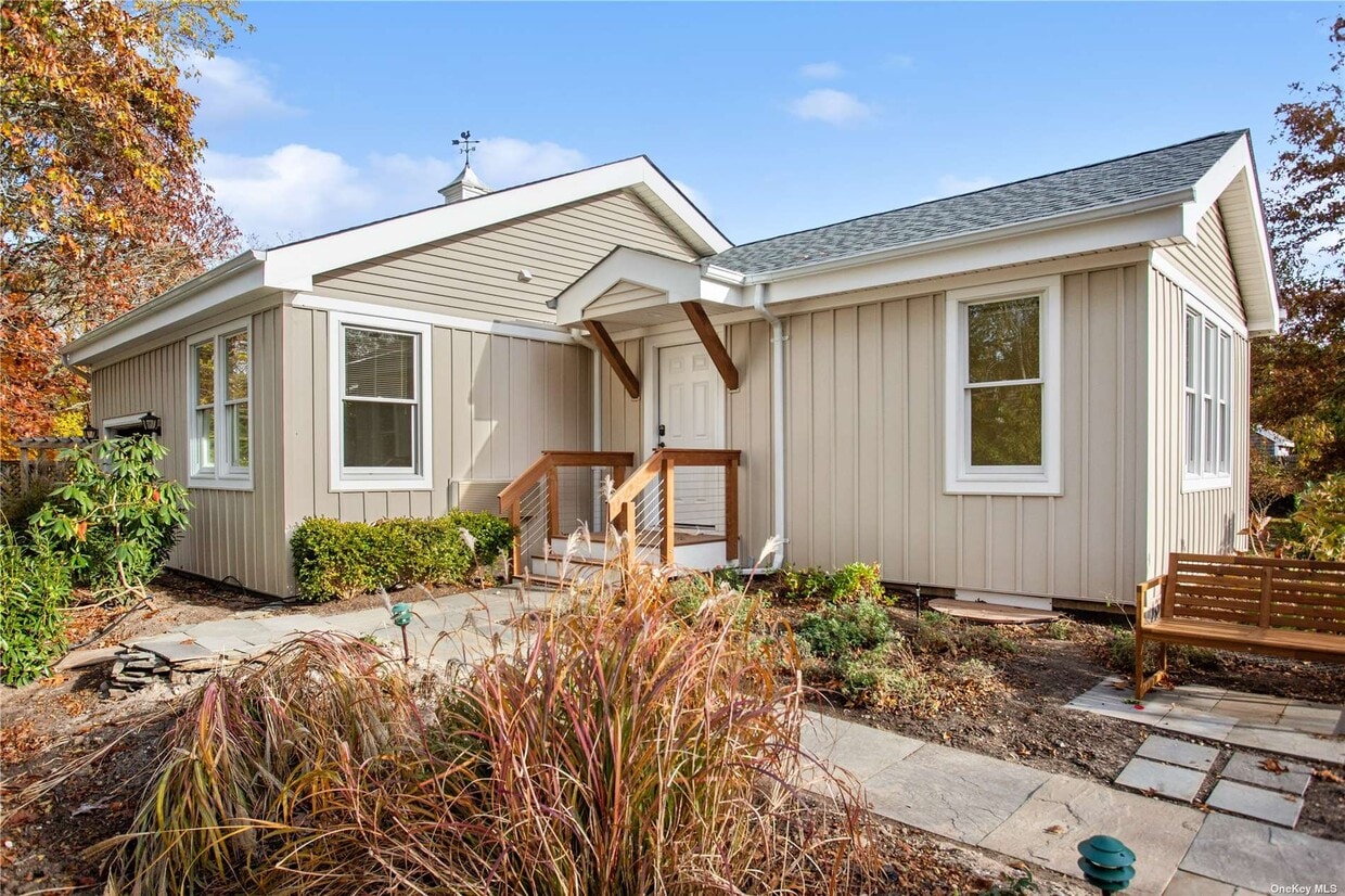 1155 Harbor Ln Unit Apt A, Cutchogue, NY 11935 Room for Rent in Cutchogue, NY