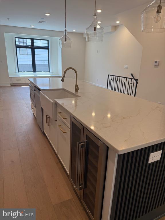 Foto del edificio - 7519 Ridge Ave