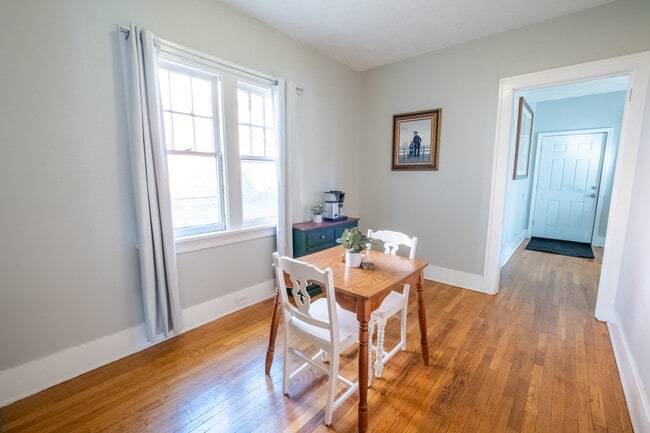 Foto del edificio - 715 Union Ave SE