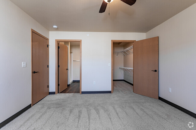 2BR, 2BA - 2F - Pineview Park Apartments