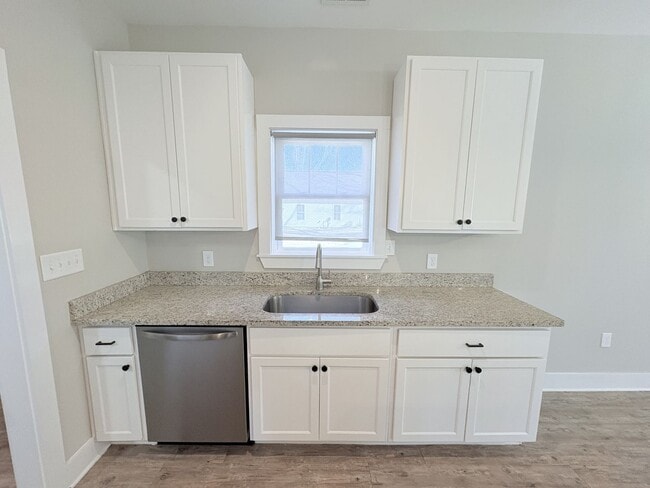 Photo - 419 Eaton St House