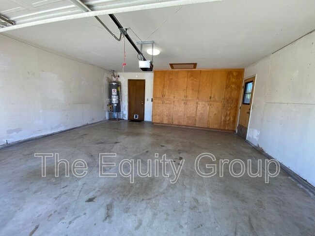 Building Photo - 1348 E Ferguson Ct
