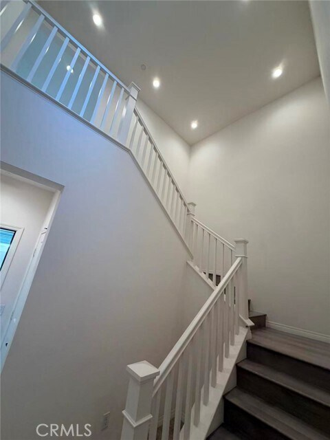 Building Photo - 65 Henson