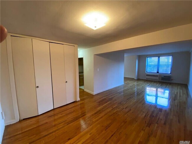 Foto del edificio - 66-25 103rd St