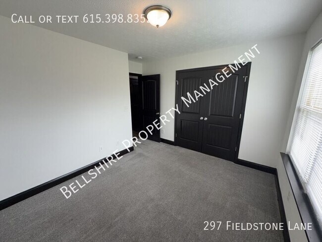 Foto del edificio - 297 Fieldstone Ln