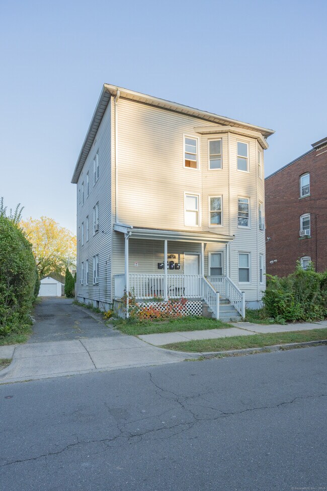 Building Photo - 127 Lawlor St