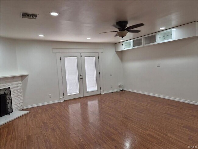 Foto del edificio - 23376 Hartland St