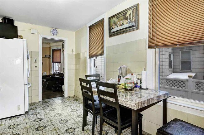 Foto del edificio - 433 74TH St