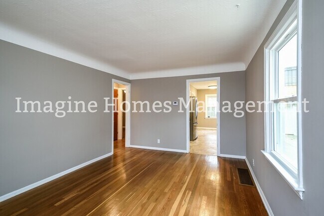 Foto del edificio - Completely Remodeled 2 Bedroom Home in Lak...