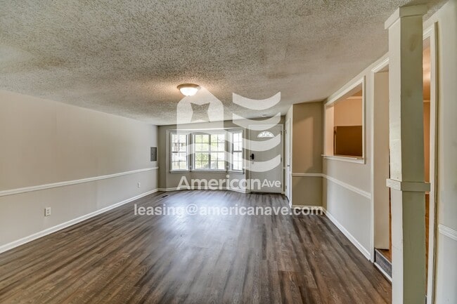Building Photo - 1615 17th Ave E