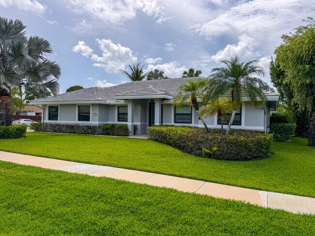 Foto del edificio - 13590 Callington Dr