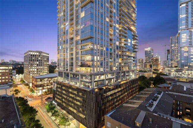 Foto del edificio - 300 Bowie St