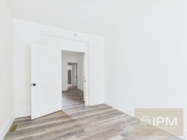 Foto del edificio - 633 W Princess St