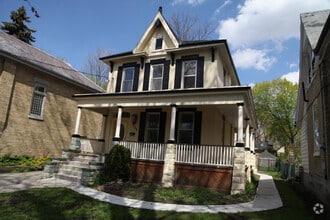 Building Photo - 566 Maitland St