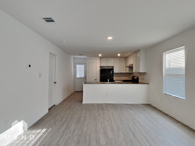 Foto del edificio - 12935 Hancock Pool