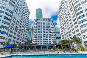 Foto principal - 905 Brickell Bay Dr