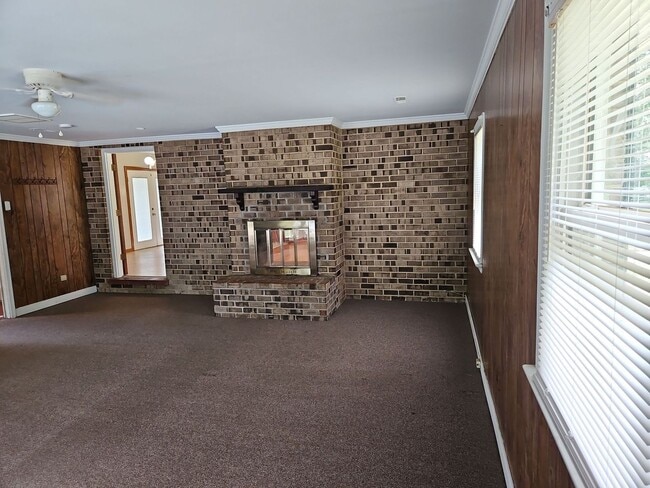 Building Photo - 2170 Portugee Rd