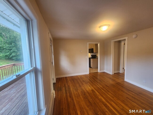 Building Photo - 283 Somers Rd