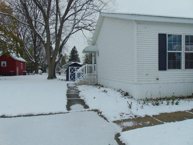 Building Photo - 3858 Longfore Dr