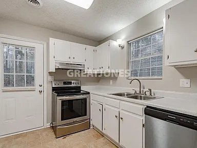 Foto del edificio - 421 Kingshead Ct