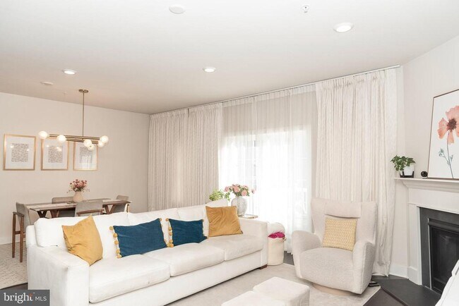 Foto del edificio - 163 Livingston Ln